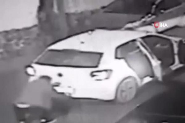 Magandalar sokaktaki gençlere kurşun yağdırdı