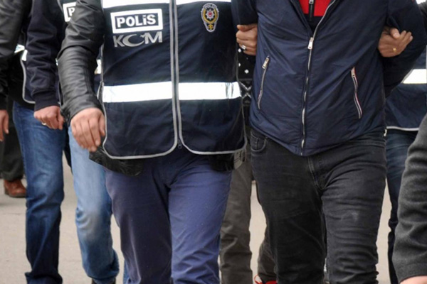 FETÖ'den gözaltına alınan vali yardımcısı tutuklandı