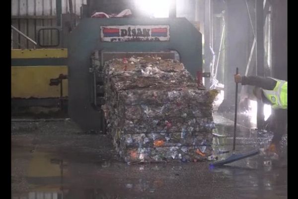 Çöpler geri dönüşümle servete dönüşüyor