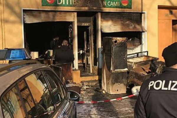 Almanya’da hepsine saldırdılar! Cami, sinagog, kilise