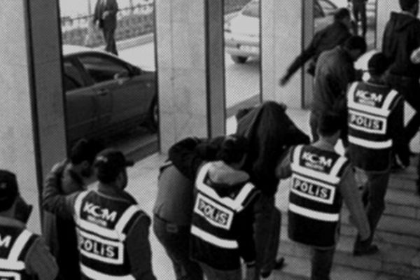 Mersin'de FETÖ/PDY'nin yeni yapılanmasına operasyon