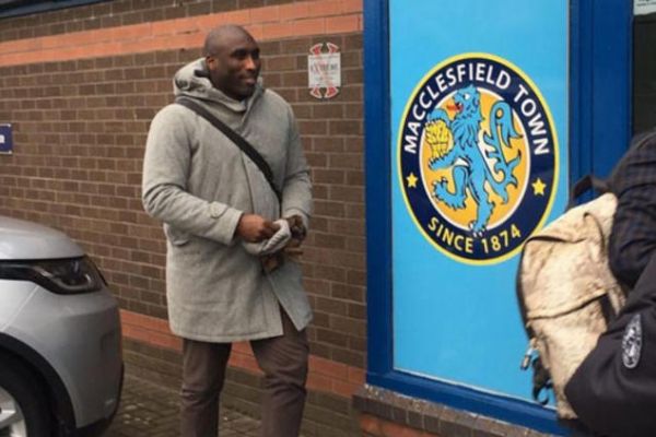 Macclesfield Town'ın  yeni teknik direktörü Sol Campbell oldu