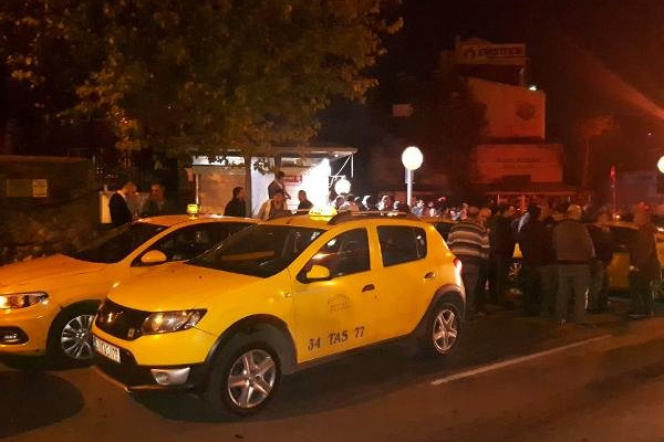 Direksiyon başındaki taksiciye silahlı saldırı
