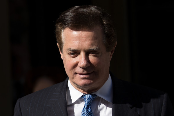 Trump'tan Manafort'a af sinyali