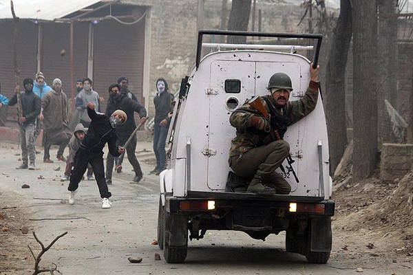 Cammu Keşmir'deki çatışma ve olaylarda 413 kişi öldü