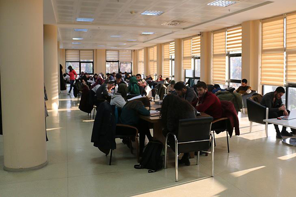 Günün her saatinde okumak isteyenlere hizmet veriyor