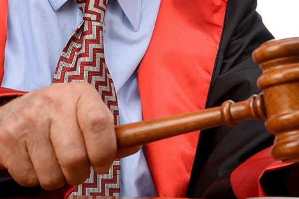 FETÖ’den yargılanan eski savcı hakkında karar