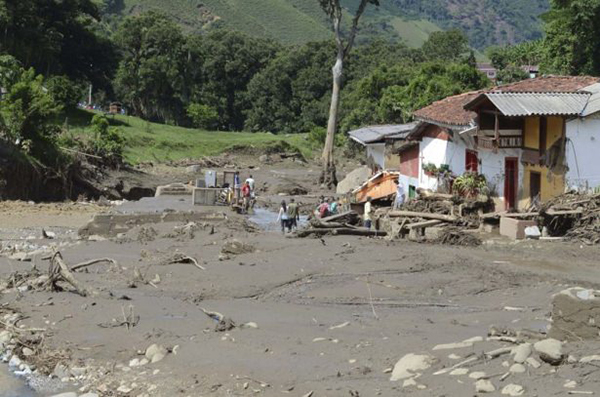 Kolombiya'da sel faciası :61 ölü - 15