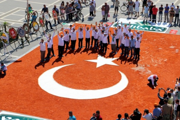 Tuz ve Pulbiberden Türk Bayrağı - 4