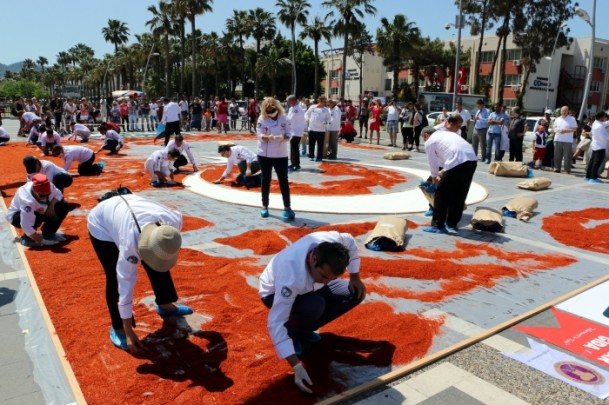 Tuz ve Pulbiberden Türk Bayrağı - 2