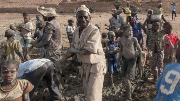 Mali'deki Büyük Cami'ye çamur imecesi - 1