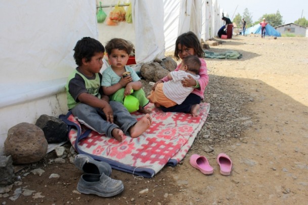 Suriyelilerin çadırlardaki zorlu yaşamı - 916