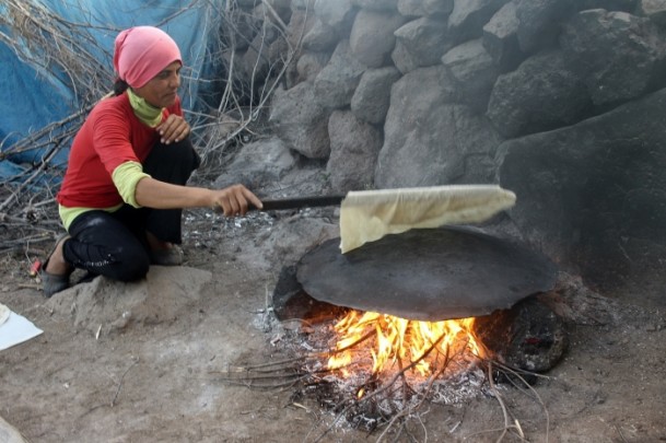 Suriyelilerin çadırlardaki zorlu yaşamı - 614