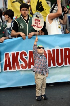 İstanbul'da 'Mavi Marmara' yürüyüşü - 876