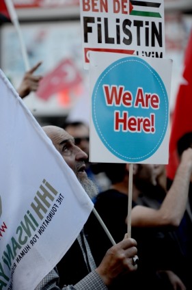 İstanbul'da 'Mavi Marmara' yürüyüşü - 578