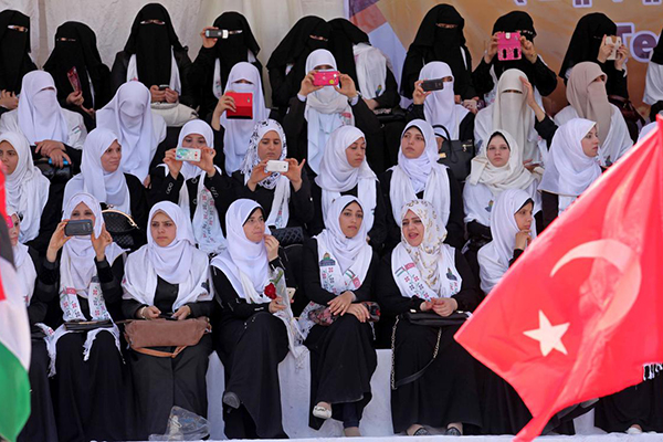 Gazze'de iki bin çift dünya evine girdi - 1