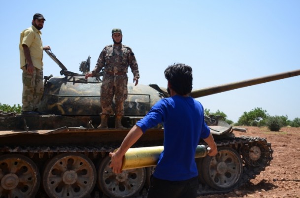 Suriyeli muhaliflerle İŞİD arasındaki çatışmalar sürüyor - 589