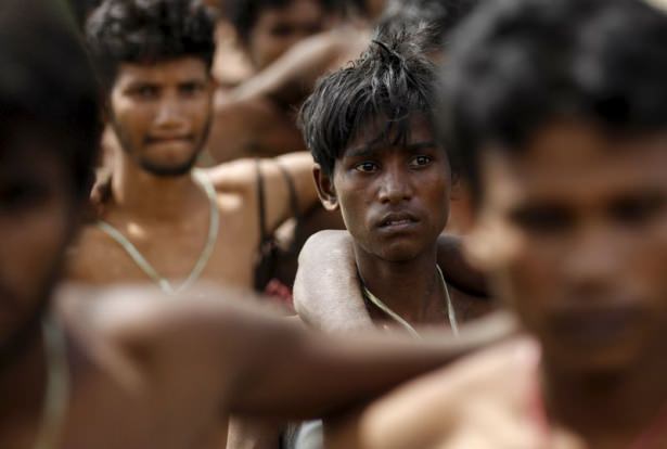 Arakanlı Müslümanlar yağmur suyu içiyor - 21