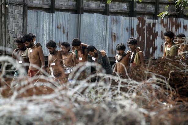 Arakanlı Müslümanlar yağmur suyu içiyor - 19