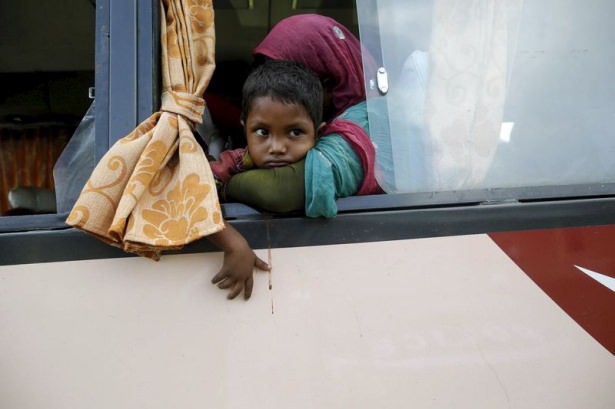 Arakanlı Müslümanlar yağmur suyu içiyor - 23