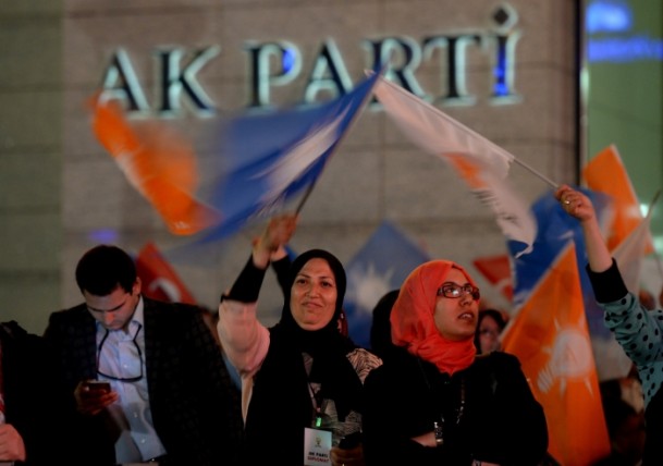 Başbakan Ahmet Davutoğlu balkon konuşmasında - 8