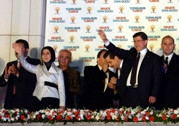 Başbakan Ahmet Davutoğlu balkon konuşmasında - 2