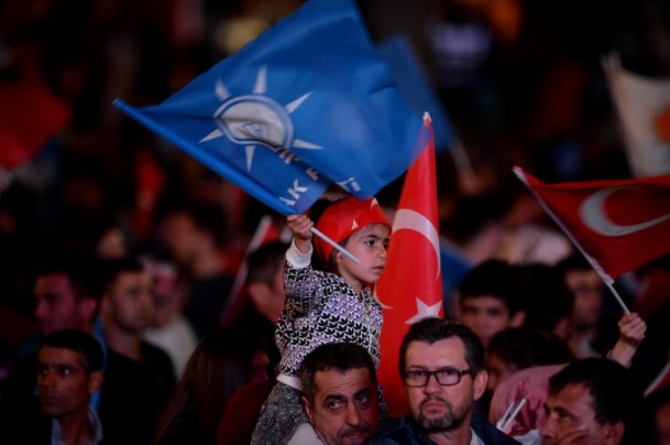 Başbakan Ahmet Davutoğlu balkon konuşmasında - 9