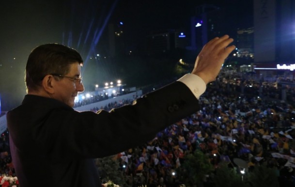 Başbakan Ahmet Davutoğlu balkon konuşmasında - 14