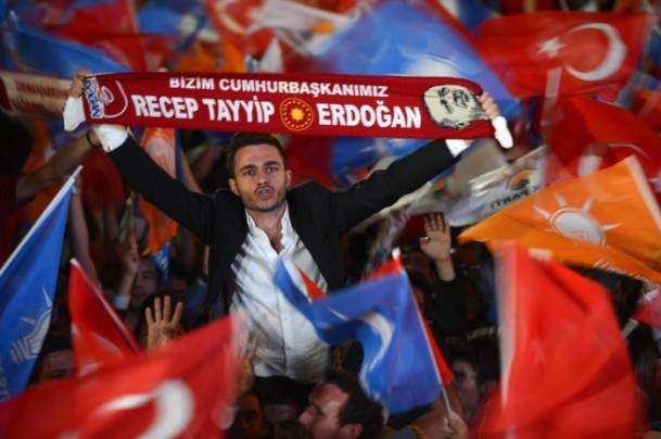 Başbakan Ahmet Davutoğlu balkon konuşmasında - 6