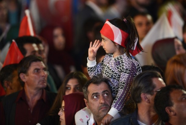 Başbakan Ahmet Davutoğlu balkon konuşmasında - 5