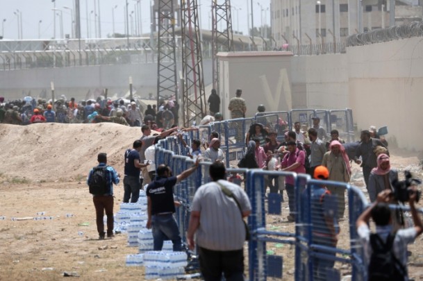 Suriyelilerin kaçışı sürüyor - 10