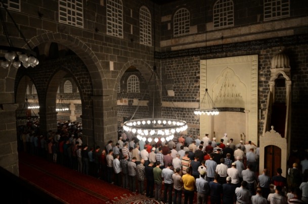 İlk teravih namazı kılındı - 5