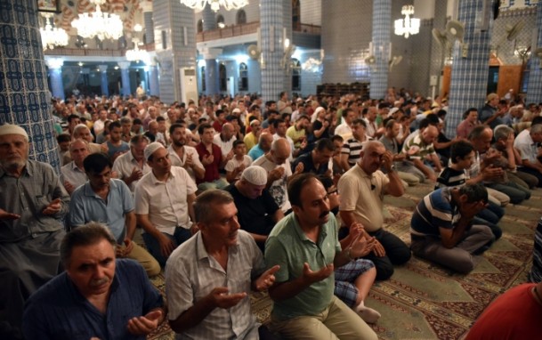 İlk teravih namazı kılındı - 6