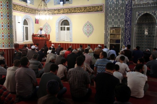 İlk teravih namazı kılındı - 3