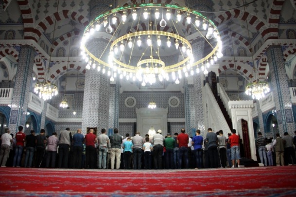 İlk teravih namazı kılındı - 4