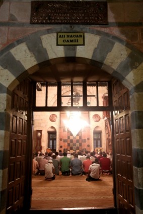 İlk teravih namazı kılındı - 19