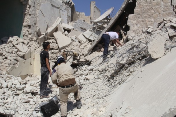 Halep ve Dareyya'ya varil bombalı saldırı - 12