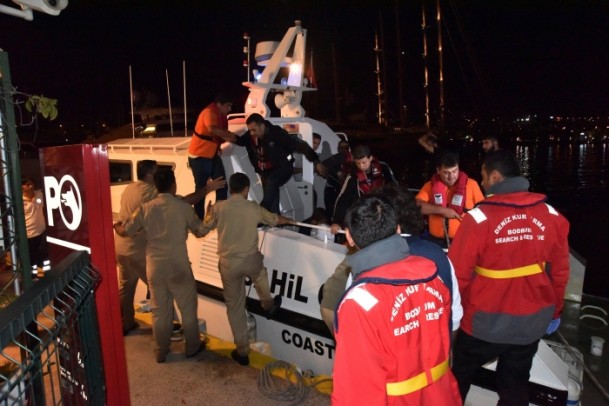 Bodrum'da göçmenleri taşıyan bot battı - 8