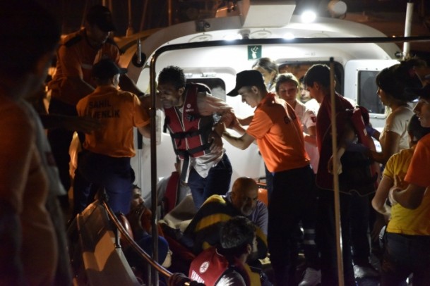 Bodrum'da göçmenleri taşıyan bot battı - 5