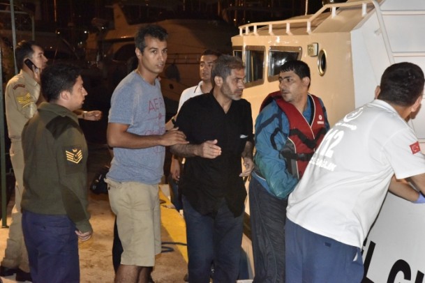 Bodrum'da göçmenleri taşıyan bot battı - 2