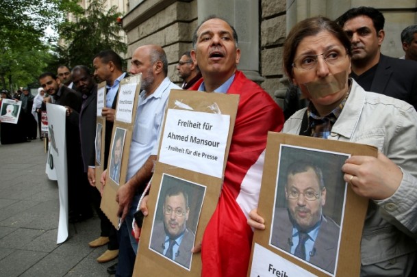 Gazeteci Mansur serbest bırakıldı - 9