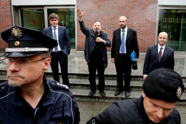 Gazeteci Mansur serbest bırakıldı - 2