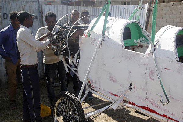 Etiyopyalı mucit kendi imkanlarıyla uçak yaptı - 2