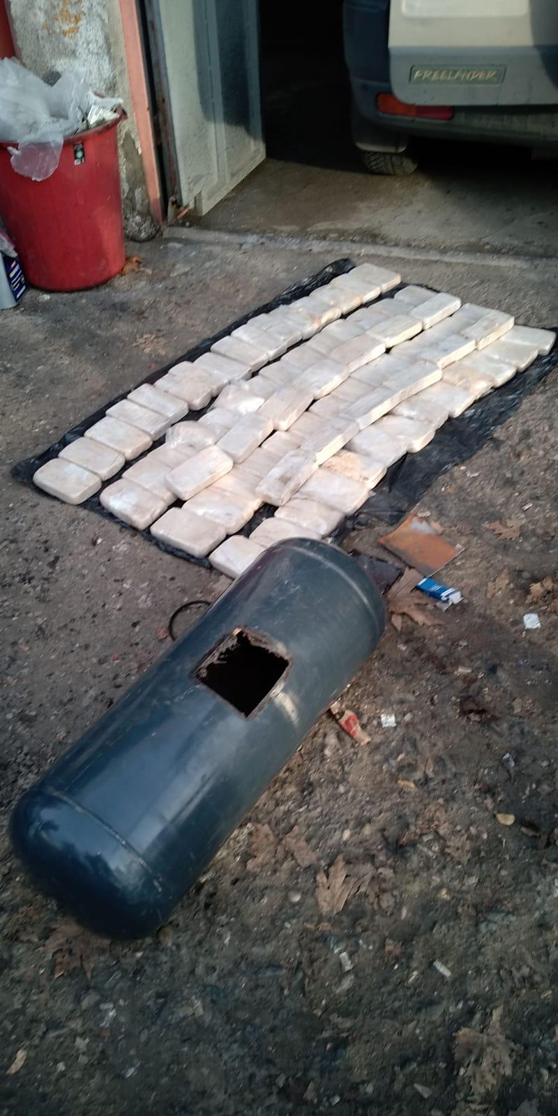 Otomobilin LPG tankından 35 kilo eroin çıktı - 1