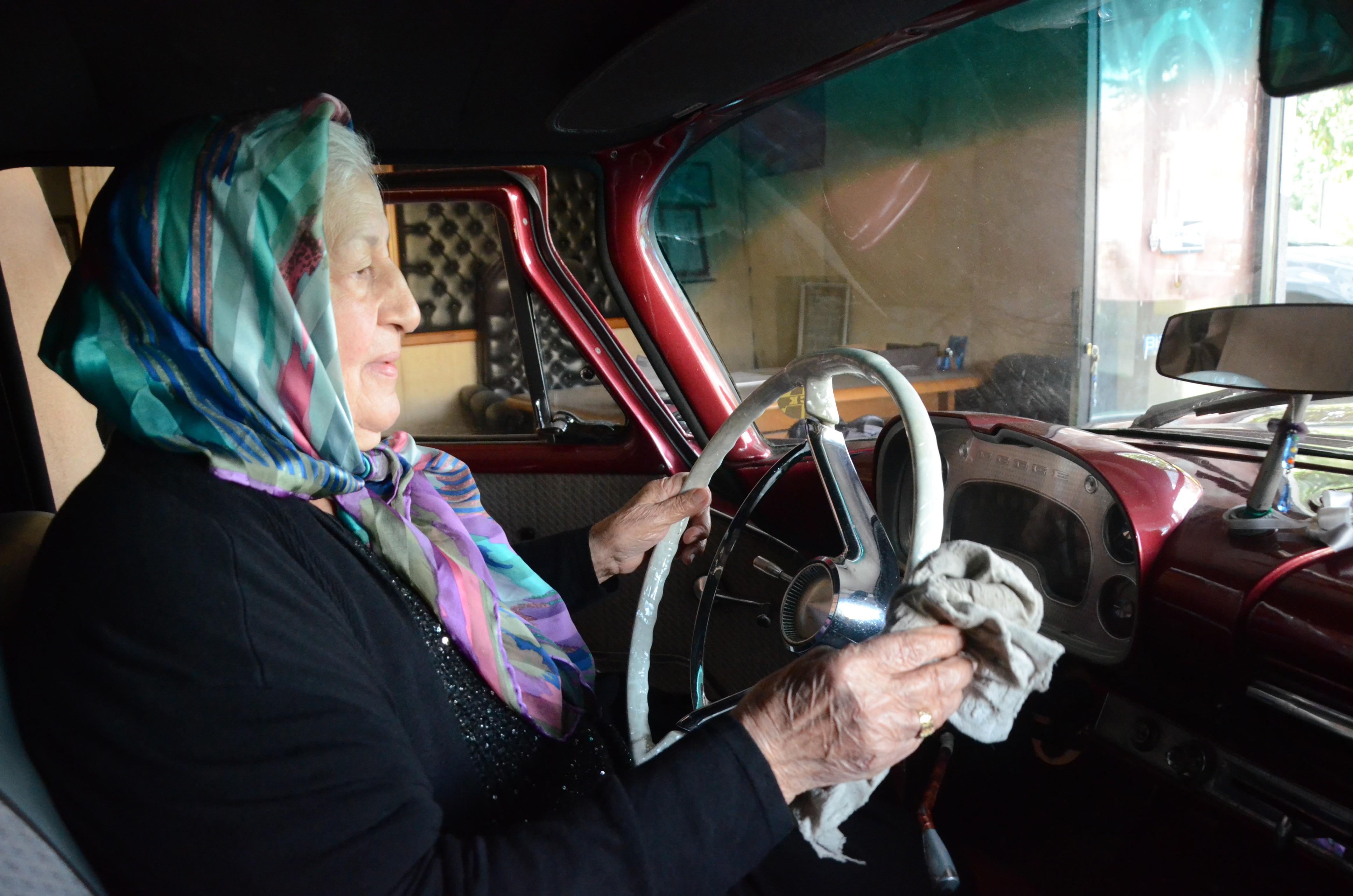 Kocasının yadigarına gözü gibi bakıyor - 5