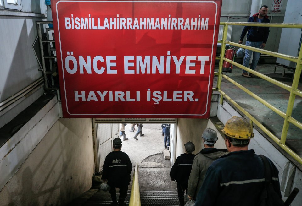 Madencilerin her gün çıktığı zorlu yolculuk - 1