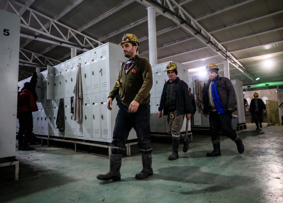 Madencilerin her gün çıktığı zorlu yolculuk - 12