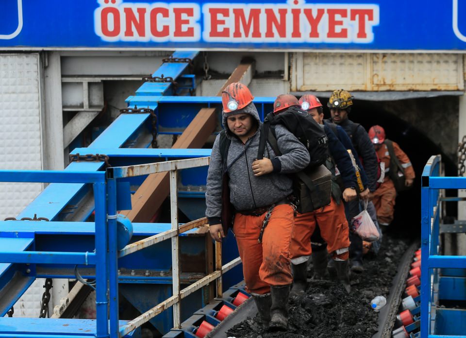 Madencilerin her gün çıktığı zorlu yolculuk - 20