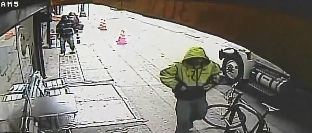 Yolda yürürken bir anda saldırıya uğradı - 5