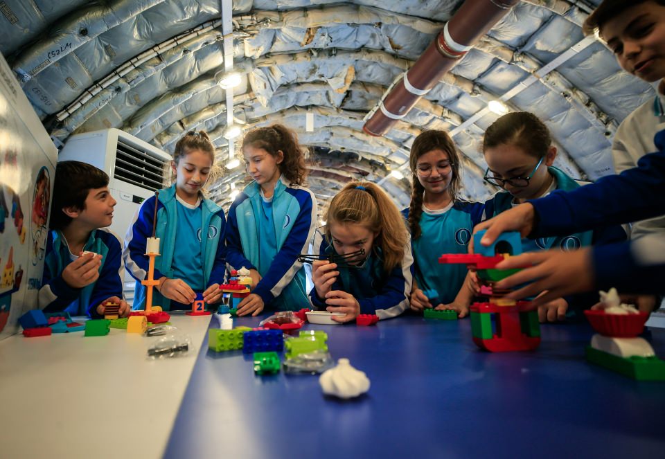 Uçağı eğitim yuvasına çevirdiler - 8